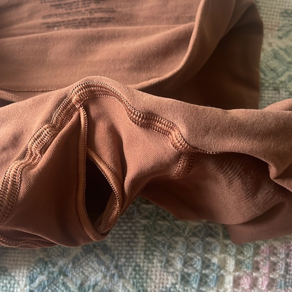 Skims never worn (only tried on) SEAMLESS SCULPT MID THIGH SHORT - Picture 5 of 7